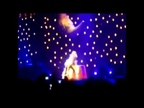 download lagu mp3 mp4 Christina Aguilera Mercy On Me Live, download lagu Christina Aguilera Mercy On Me Live gratis, unduh video klip Christina Aguilera Mercy On Me Live