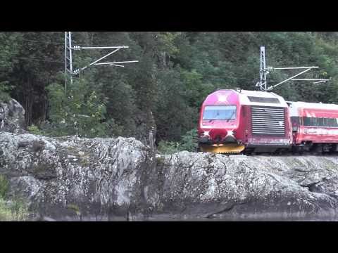 NSB EL18 langs vannet