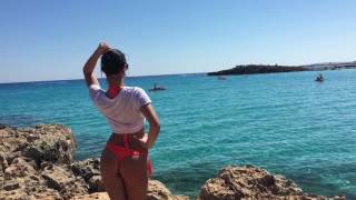 Смотреть онлайн Пляж Нисси Бич на Кипре в Айя-Напе