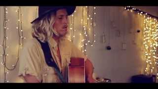 ZIGGY ALBERTS - Warm Coffee // Alone at Gracelands