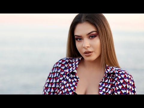 Mishela Rapo - À la folie (Official Music Video)