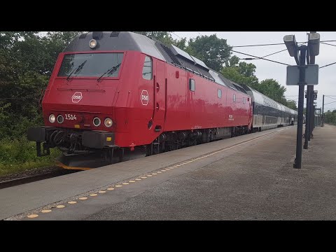 DSB litra ME 1514 + 1511 med dobbeltdækkervogne som RE tog til Slagelse på Borup st den 05.08 2020
