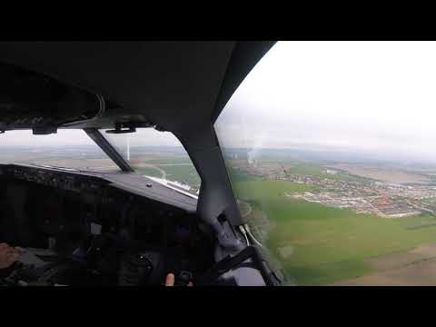 Approach & Landing Bratislava, Slovakia, RWY31, Boeing 737-800