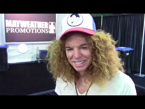 Carrot Top Talks Mayweather vs. McGregor