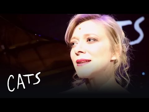 Rencontre avec Grizabella / Meet Grizabella! - France | Cats the Musical