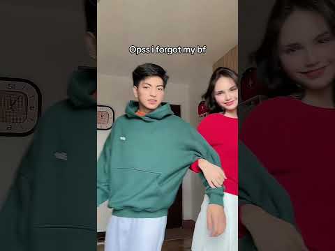 Cloe and Kacy | RunCav