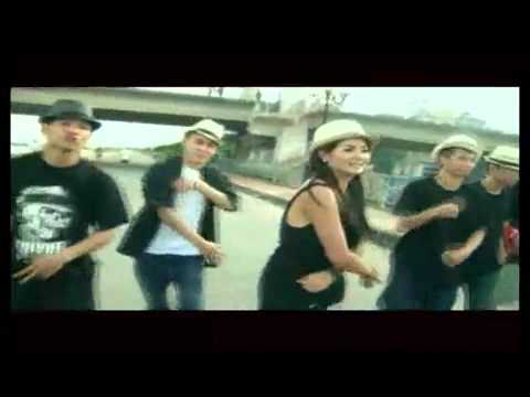 Thể hiện bởi Triệu Trang
