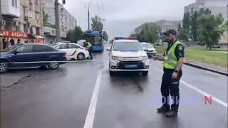У центрі Миколаєва зіткнулися тролейбус, Volkswagen і Toyota – рух проспектом заблоковано