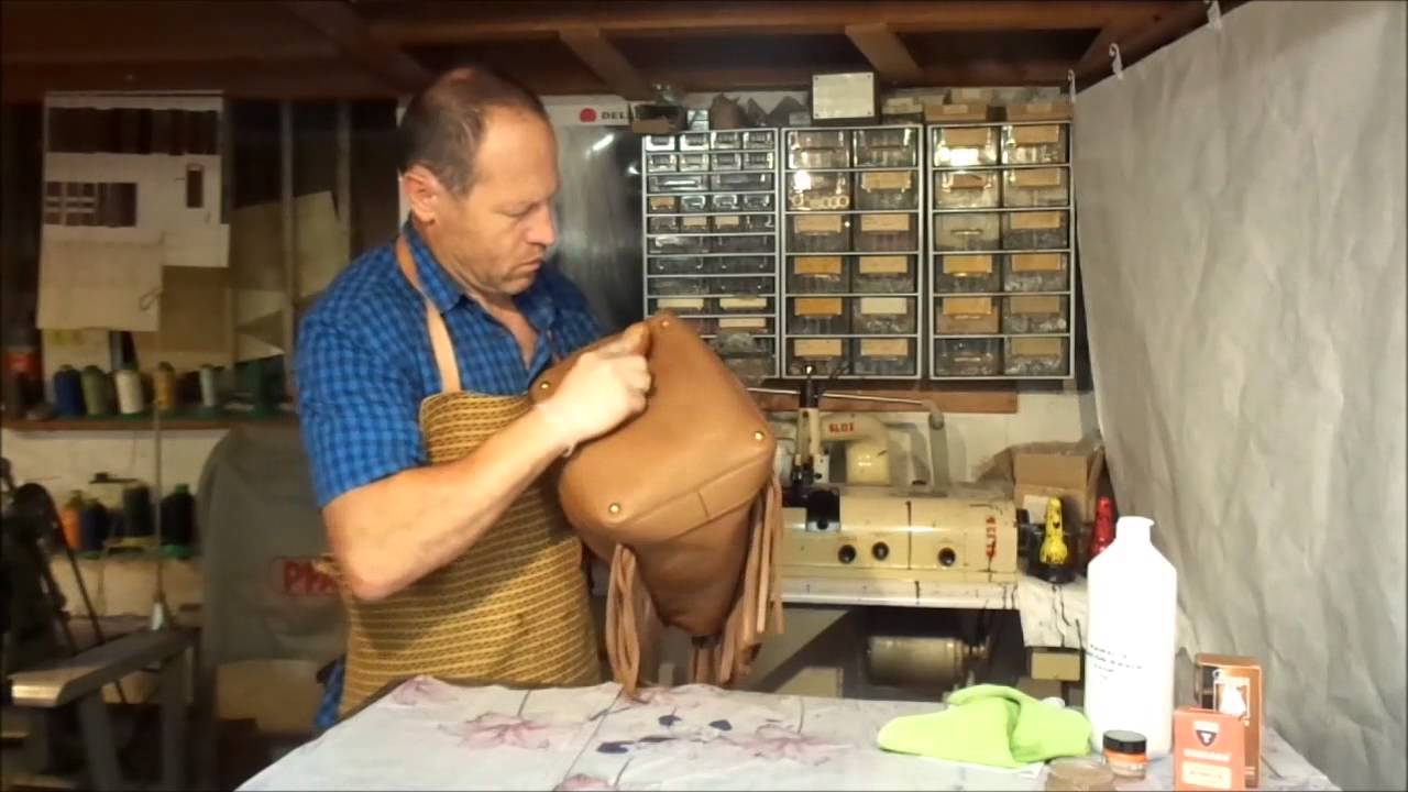 Des conseils pour nettoyer et entretenir son sac en cuir.