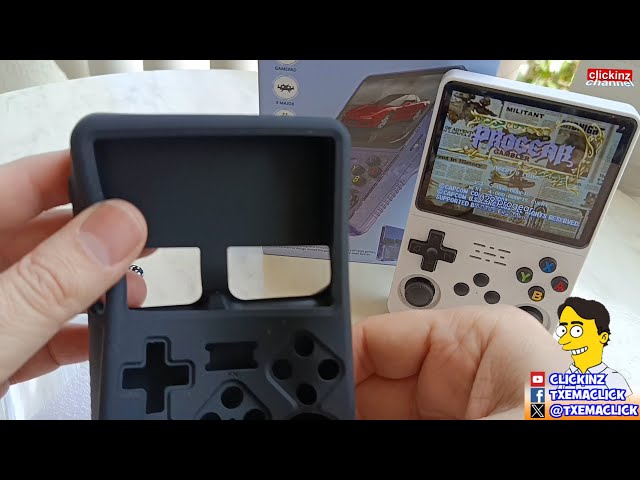 Vídeo relacionado con Funda para R36S Retro Consola de Juegos Handheld yystao Funda de Silicona Compatible con R36S con Correa para el Cuello a Prueba de Polvo a Prueba de Golpes y Durable, Azul