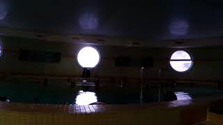 Fica uma memória da experiência ímpar no Thalasso Caparica: Taças de Cristal numa piscina de água sa