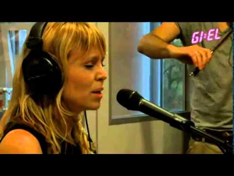 Janne Schra covers One day / Reckoning Song