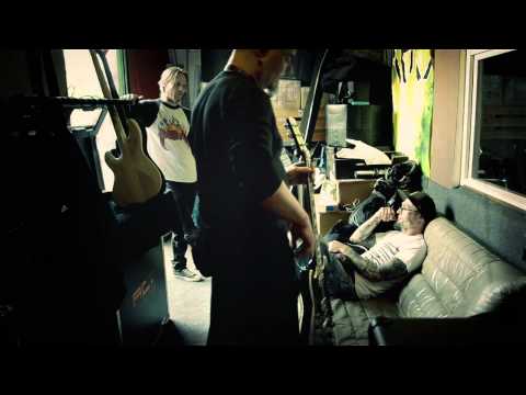 Acid Drinkers - 25 Cents For a Riff (official trailer)