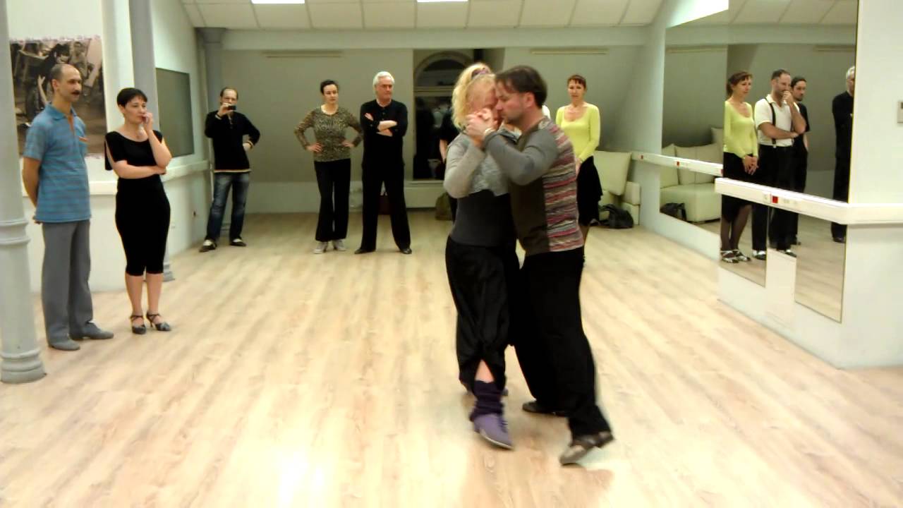 Elvira Mailishevskaya y Alex Barbolin. Class volcadas y colgadas.