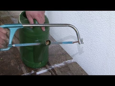 Frosch steckt in Gießkanne fest - Tierrettung im heimischen Garten 08.04.2018