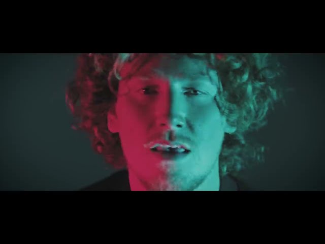 Video zu For A Second ansehen