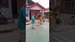 Download lagu video lucu - manusia seribu nyawa ada dimana mana mp3 Download lagu video lucu - manusia seribu nyawa ada dimana mana mp3