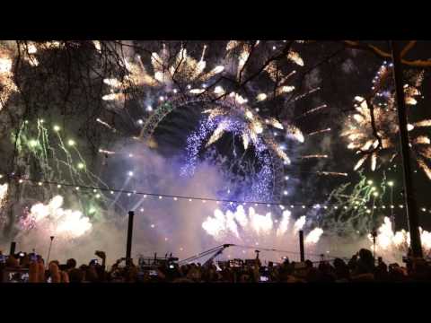 London New Years Eve 2016/ 2017 Fireworks (4K)