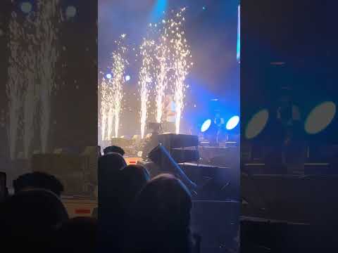 Beret y Mr Rain concierto en wizink center SUPERHÉROES