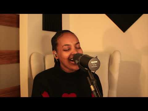 Elsa Bisa - A worship medley / Yesu ni wowe nkeneye/Dore aho ni njya nkura Imbaraga/ Nzagusanga ...