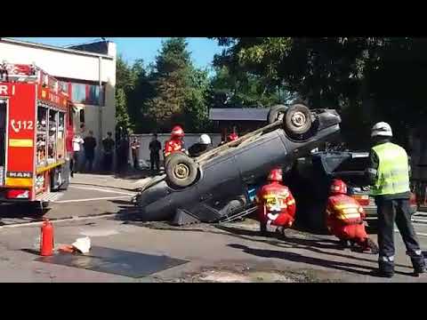 POMPIERI INTERVENTIE   ACCIDENT