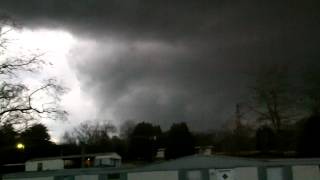 preview picture of video 'Tornado by my house n madisonville tn.'