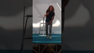 Zic   a Torino  4°Parte canta "Capodanno"