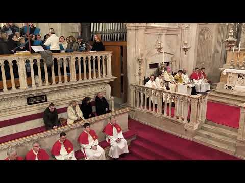 U sve vrime godišta. Misa polnoćka u katedrali Sv. Jakova.