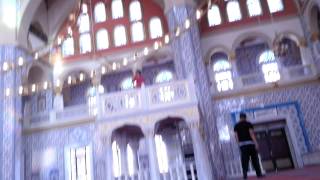 preview picture of video 'Live Adhaan at Nizamiye Masjid Complex'