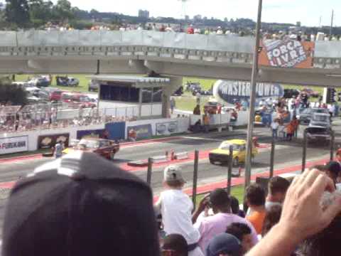 16º Festival  De Arrancada Em Curitiba Ex-Maverick colonia vs caravan
