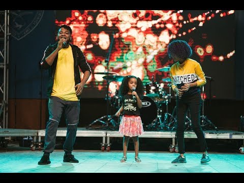 R nova ft Arasay La Heredera - Llego Arasay(En Vivo)