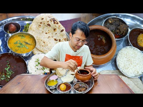 Trying Wakad's Best Saoji Chicken Thali, Mutton Sukka & Shev Bhaji