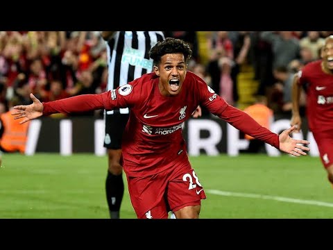Fabio Carvalho last minute winner for Liverpool vs Newcastle 🤩⚽️🥅 #premierleague #liverpool #shorts