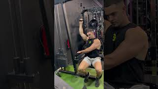 ADUCCIÓN PARA DORSAL EN POLEA ALTA