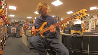 Video thumbnail for Dirk Witte - Rickenbacker 1986 4003S Mapleglo Five-string by Dirk Witte Music Store