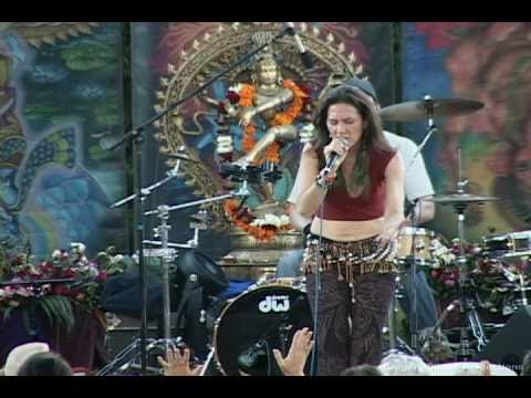 DONNA DE LORY Lokah Samasta Sukhino Bhavantu Bhakti Fest 2010