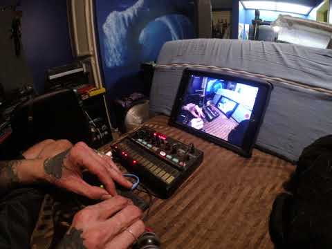 Just noodling, in bed, with the 3 voice polyphony of the #volcaFM, & ran it thru a #MonotronDelay