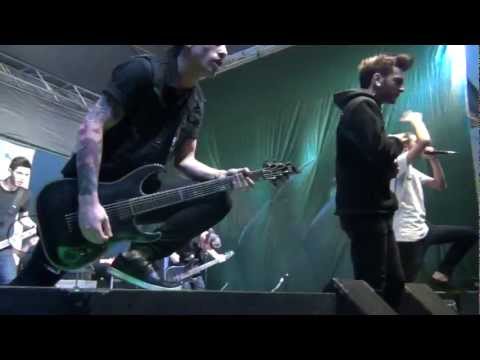 Woe is Me - Vengeance (Doriano Magliano of That's Outrageous! and new bassist, Brian Medley) Live