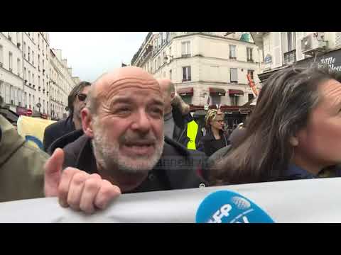 Francë, artistët në krah të “jelekverdhëve”  - Top Channel Albania - News - Lajme