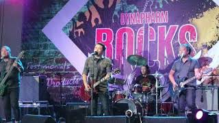 Cueshé - Bakit ( Live )