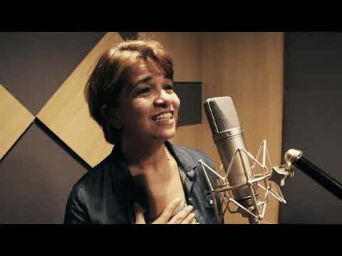 CANTORA ADRIANA MARQUES/ O AMOR TE ACHOU