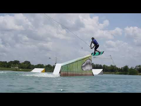 2019 Hyperlite RipSaw Wakeboard