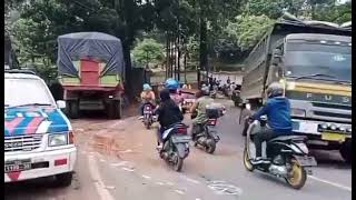 Download lagu KECELAKAAN BERUNTUN, DI TANJUNG SARI SUMEDANG. mp3