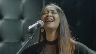 Download lagu Stars and Rabbit - Man Upon The Hill Cover by Gloria Jessica [Kongkow Bareng] mp3