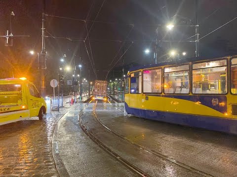 tir-utknal-na-torach-tramwajowych