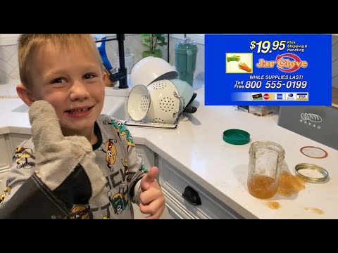 "Jar Glove" - Finn & Beck SNL Spoof Commercial