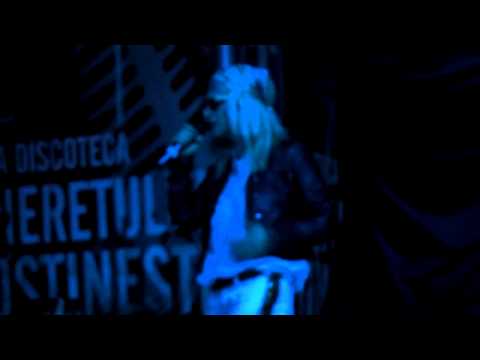 bug mafia feat Loredana - Fara cuvinte LIVE Mega Disco Tineretului 17.07.2011