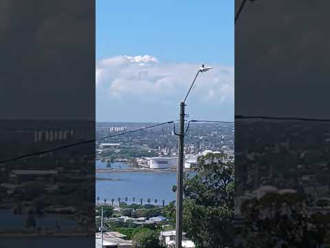 Gran vista de la zona Oeste de Montevideo.  Fortaleza del cerro . subriscibirse esto mejorará