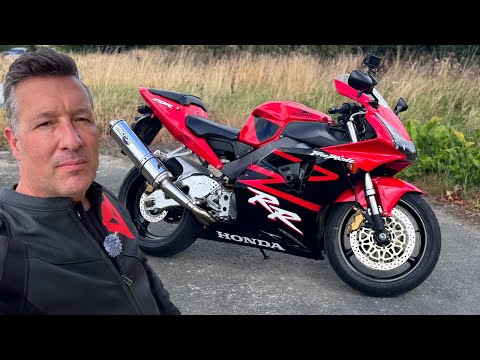Honda CBR954RR Fireblade Review | What It’s Like to Ride + Prices & Investment Value