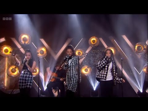 STAND UNIQU3 (🇬🇧 JESC 2023) - Acoustic version of Back To Life (Strictly - It Takes Two, 15/11/2023)